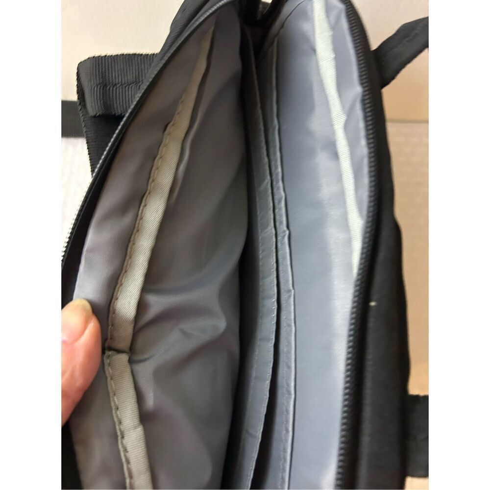 Amazon Basic Tablet Padded Bag - image 7